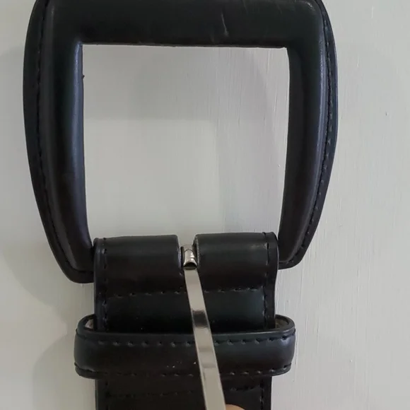 Halogen stretch belt (Faux Leather Stretch Belt) - Picture 3 of 4